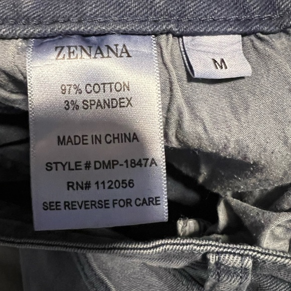 NWOT Zenana Outfitters Acid washed |Frayed hem high waist boot cut Blue jeans - Picture 6 of 6